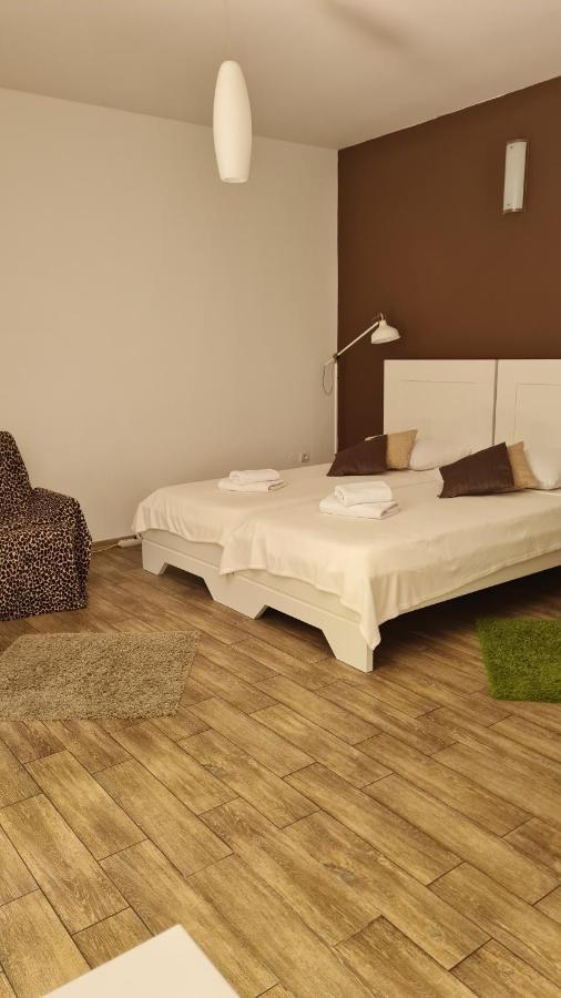 S Apartment *