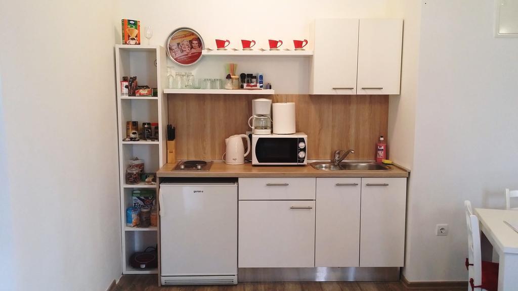 Apartman S *