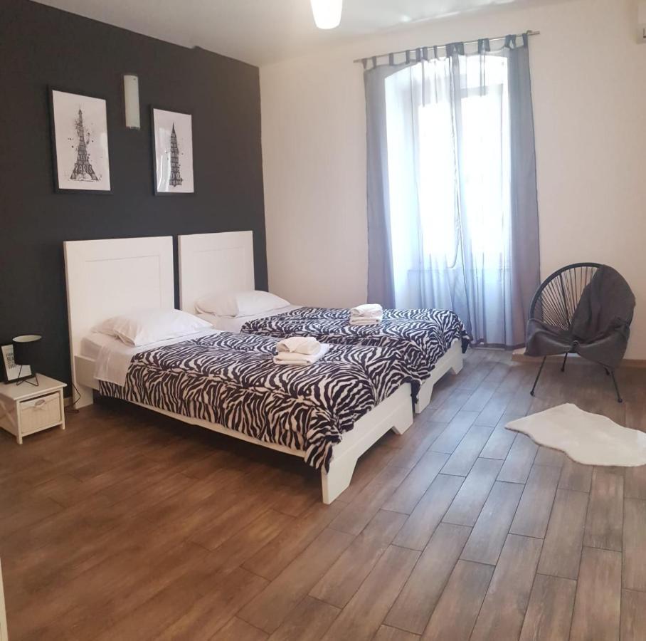S Apartment